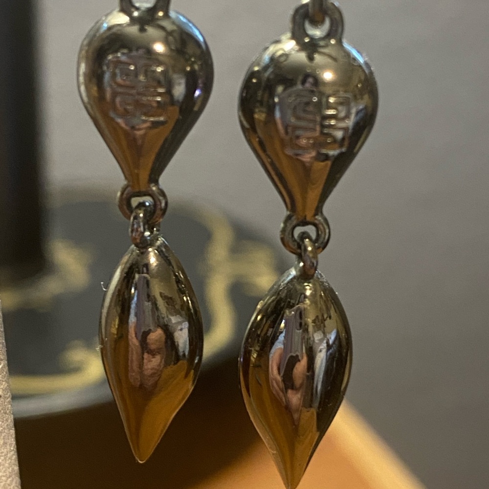 Chic Givenchy Amethyst Crystal Drop Earrings - image 3